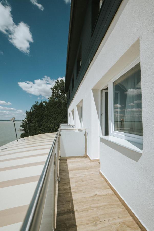 Dalma Panzió Acomodação com café da manhã Balatonvilágos Exterior foto