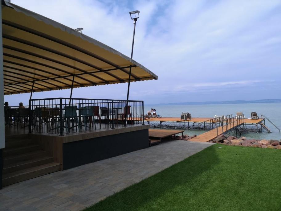 Dalma Panzió Acomodação com café da manhã Balatonvilágos Exterior foto