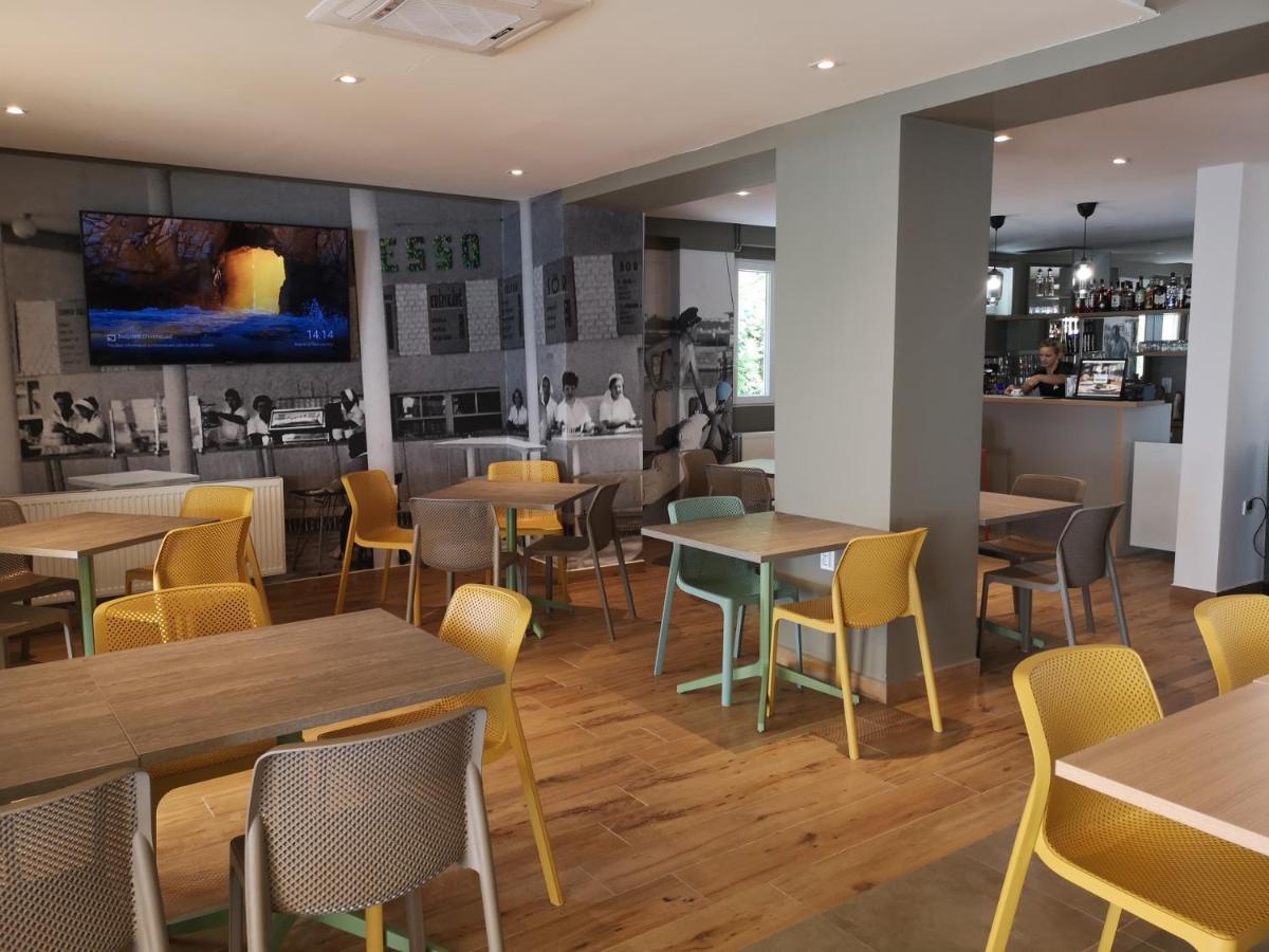 Dalma Panzió Acomodação com café da manhã Balatonvilágos Exterior foto